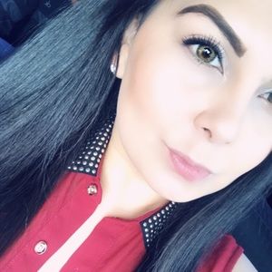 Meet your Posher, Liz